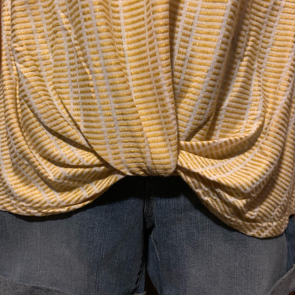 NWOT Mustard White Sleeveless Shirt - Picture 2 of 6